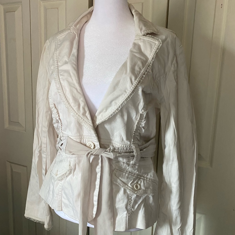 Willi Smith Cream Trench Coat with Wrap Style and Tie Belt